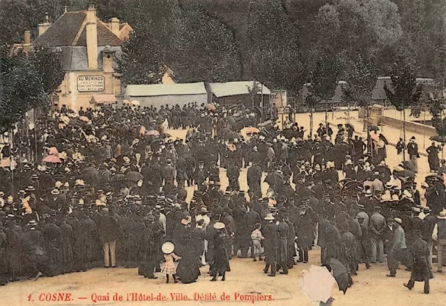 COSNE - quai de l'Hôtel de Ville - Défilé de Pompiers