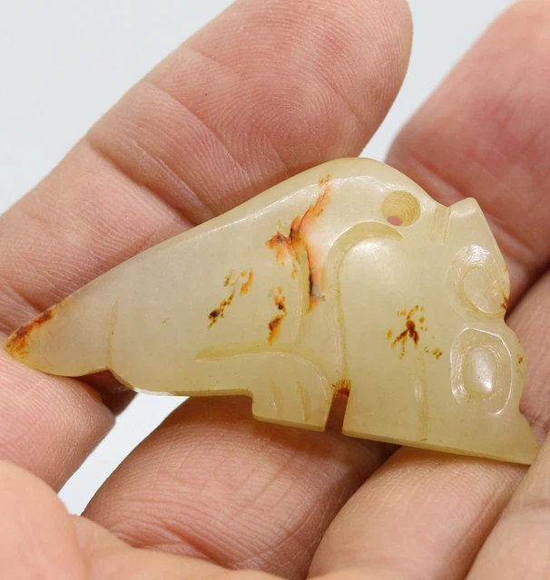 Collection ,-carved Chinese HeTian white jade beast amulet pendant D605