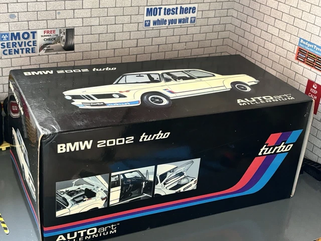 1:18 *BOXED* AUTOART Millennium BMW 2002 Turbo LHD (White