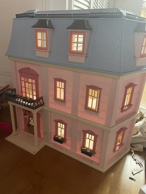 Playmobil - Miniature Maison De Poupée Rouge/brun - École Bongo Tam Tam - Référence C16 - Neuf