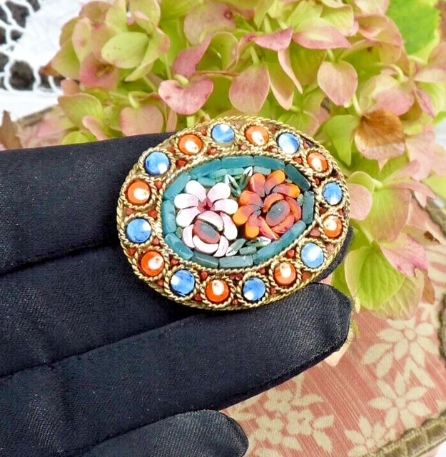 Broche Ancienne Micro Mosaïque Fleurs - Verre Noir Et Plaqué Or - Très Bon état