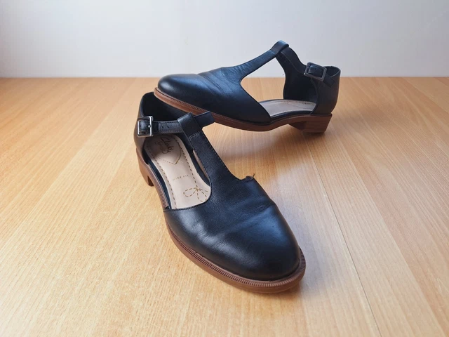 CLARKS TAYLOR Palm Women s T bar Black Leather Shoes Size 5.5 E