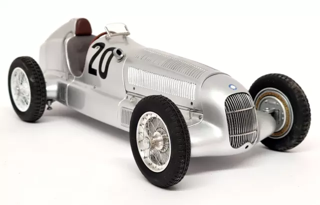 CMC 1/18 Mercedes-Benz W25  Eifel Race 1934 #20 Von Brauchitsch Model Race Car