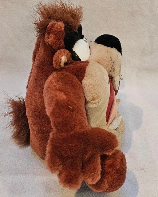 TORNADO TAZ TASMANIAN Devil 1997 Plush Stuffed Animal Talks/shakes