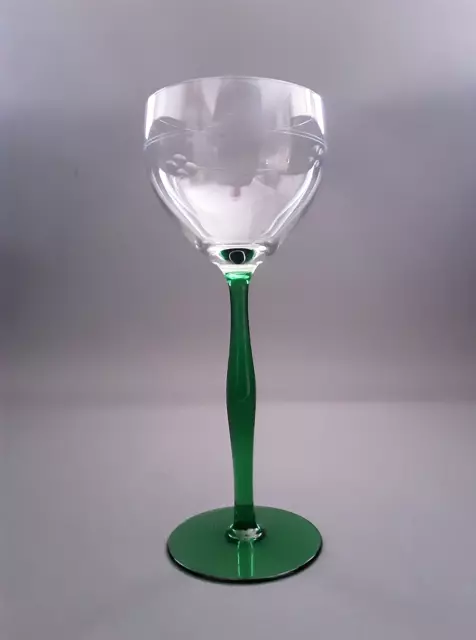 Ein antikes geschliffenes Jugendstil Weinglas - Typ und Glasform Peter Behrens