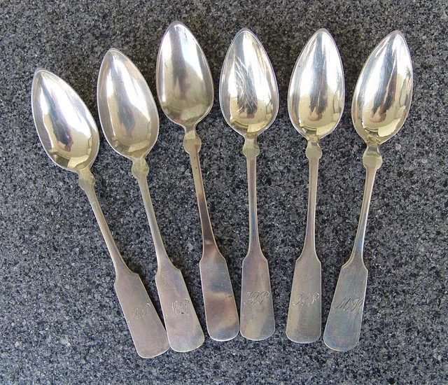 E. Simon, Konvolut Biedermeier 13 Lot Silber  Kaffee Löffel, 6 Stück