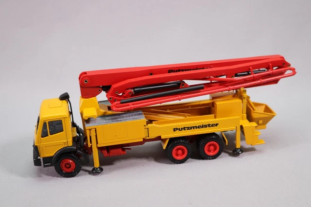 Miniature Conrad Camion Mercedes-Benz Putzmeister - Échelle 1/50, Bétonnière/pompe, Jaune, Occasion