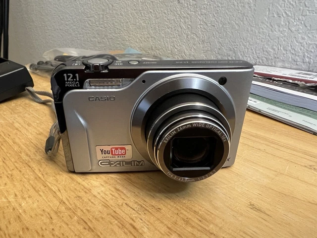 Casio Exilim 10x Digital Camera compact Silver 12.1Mpx Battery and Charger +