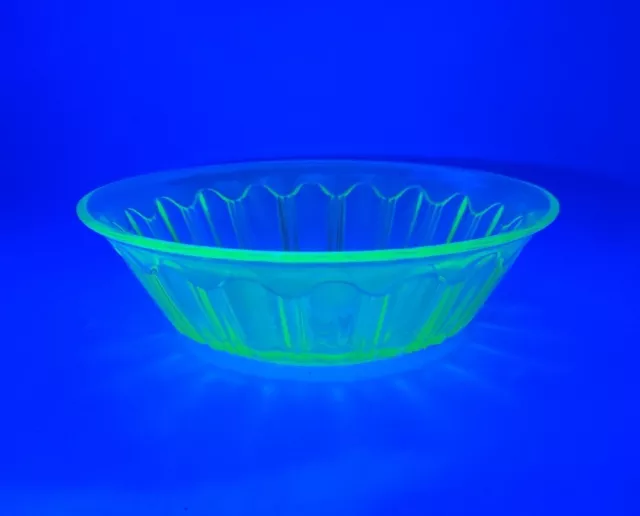 Anchor Hocking Colonial Vaseline Green Depression Glass Bowl 1930s Glows