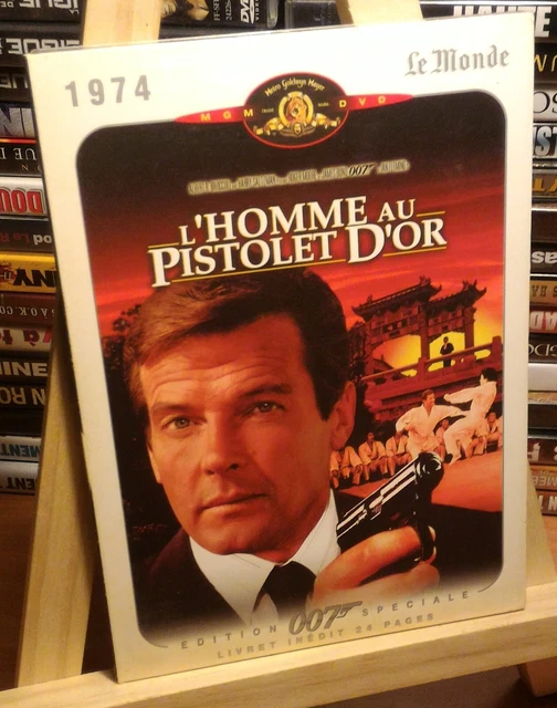 Affiche James Bond, l'homme au pistolet d'or. Affiche cinéma, 007