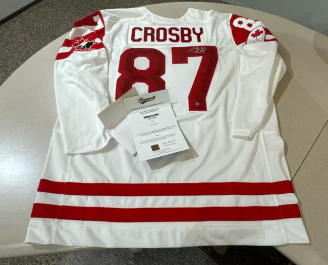 SIDNEY CROSBY team CANADA SIGNED Autographed JERSEY w/ Frameworth COA
