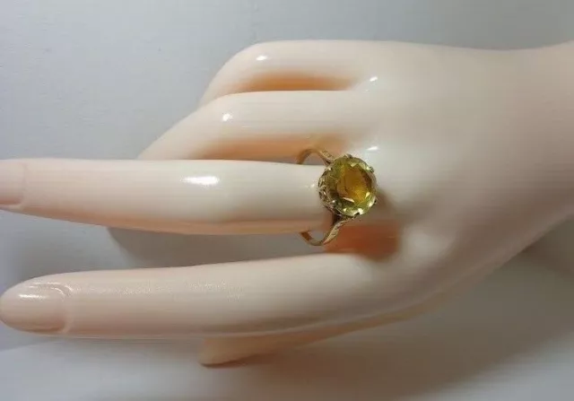 9 ct Gold With Lovely Citrine Yellow Stone Ring - Size U 1/2