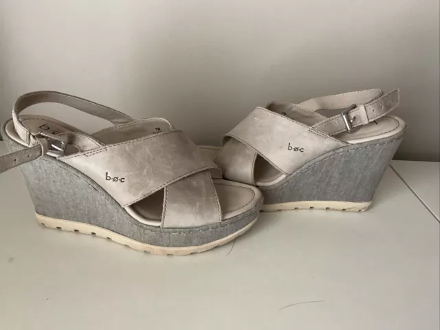 BOC Gray Fabric Wedge, Leather Upper Wedge Sandals Size 7 Great Condition