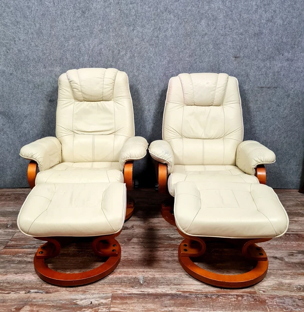 Bellissima coppia di poltrone reclinabili vintage con il loro pouf in pelle