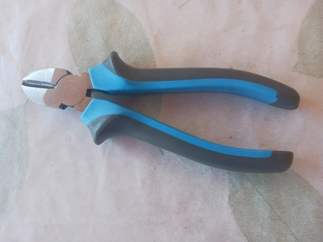 PINCE COUPANTE DE COTE ISOLÉ 1000V 8 L.200 MM KSTOOLS 101-112704