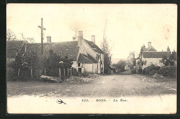 CPA Bona, La Rue, vue de la rue avec Jesuskreuz