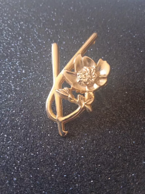 Rare Pin's Kenzo. Parfum, Luxe, Mode.