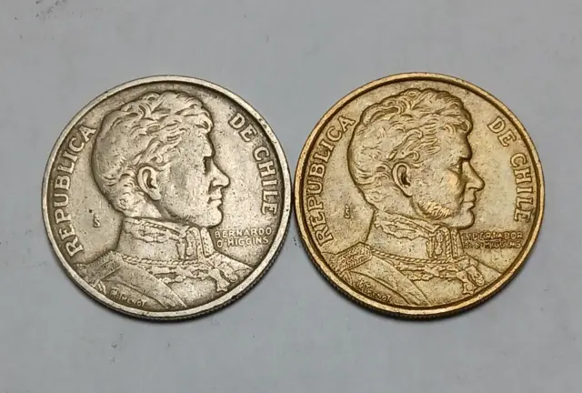 Lot of 2x Coins - Chile 1 Peso Set - 1975 Cu-Ni and 1978 Al-Bronze