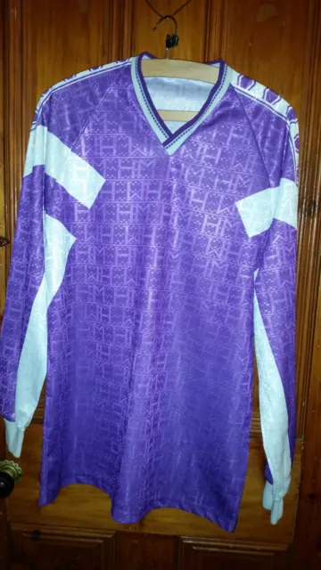 True Vintage Retro Mans Purple Sports Shirt / Top 42 Chest