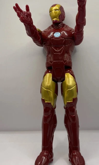 Hasbro Marvel Titan Hero – Action Figure Iron Man In Armatura Da Battaglia, 30,5 Cm