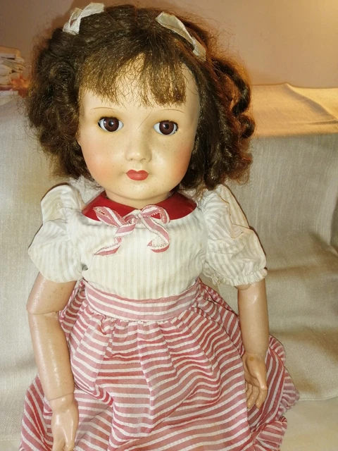 Robe de présentation poupée ancienne Eden bébé - Collection