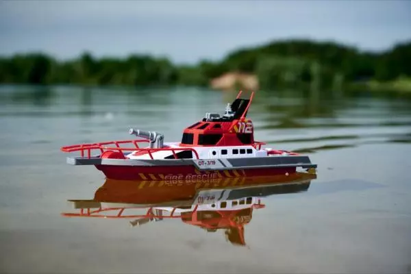 Dickie ferngesteuertes Fahrzeug Boot Go Crazy RC Fire Boat 201107000 3