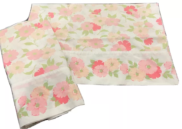 Pair 2 Vtg Standard Pillowcases Pink Green Flower Power Cotton Blend