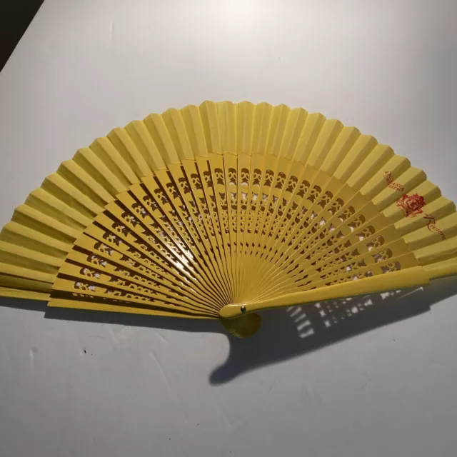 Asian Hand Fan￼ plastic￼ zak