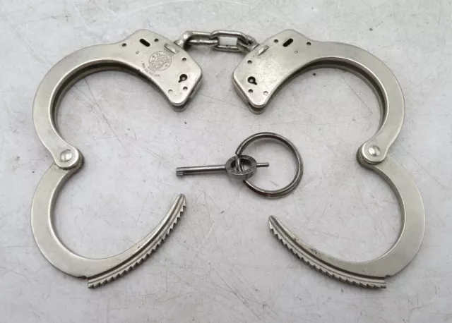 Smith and Wesson Model 100 Handcuffs