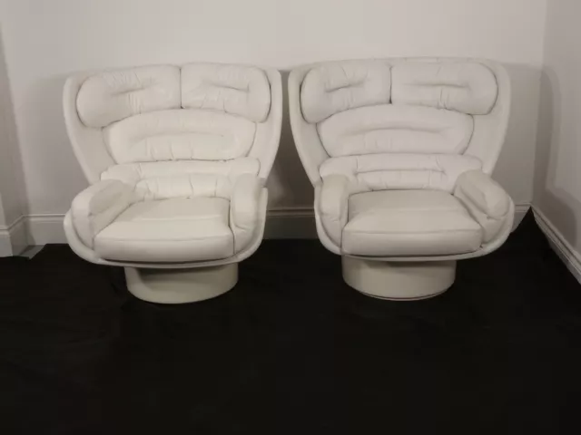 Stunning pair of iconic Elda chairs designed by Joe Colombo  in white leather