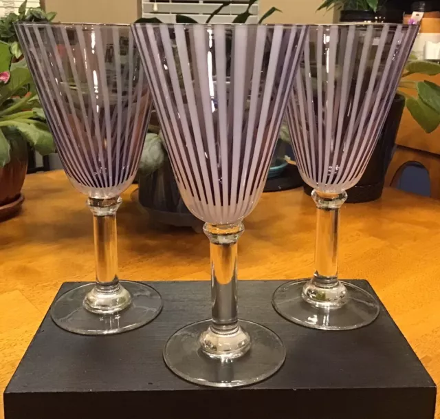 https://www.picclickimg.com/ZokAAOSwtPFlWz4M/Elegant-Artisan-Wine-Glasses-Lavender-Purple-Stripes-8.webp