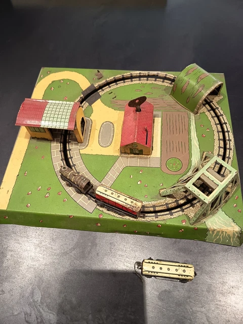 Petit Train Mécanique en Tôle Lithographiée - Jouet - Vintage