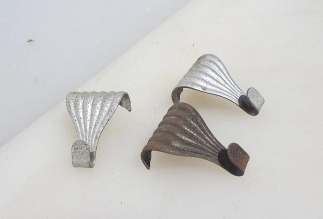 Vintage Iron Picture Rail Hook Moulding Hanging Hooks Frame Old Mirror Ribbed