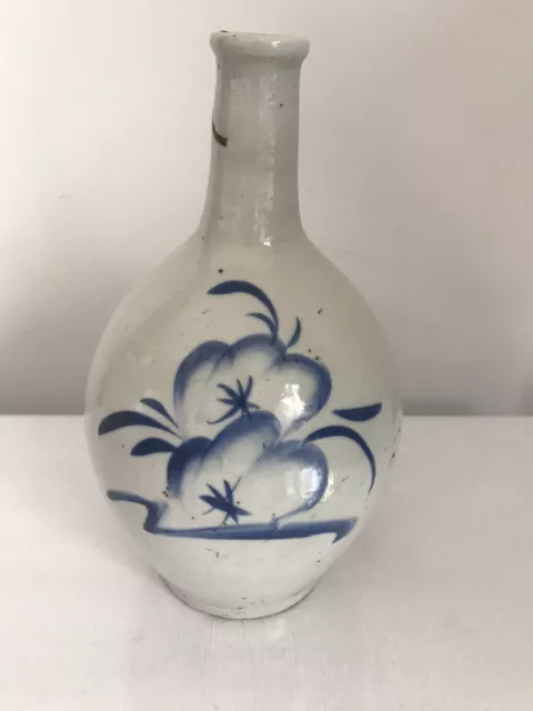 A REPAIRED Japanese Middle Edo Period Ko-Imari Vase (Sake bottle) - 23cm Tall