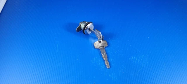 Barillet serrure de réservoir d'essence avec 2 clés d'origine NISSAN DATSUN 1200