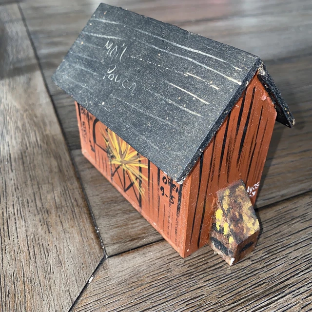 Vintage 1986 Village Collectibles Wood Mail Pouch Tobacco Barn Hand Painted