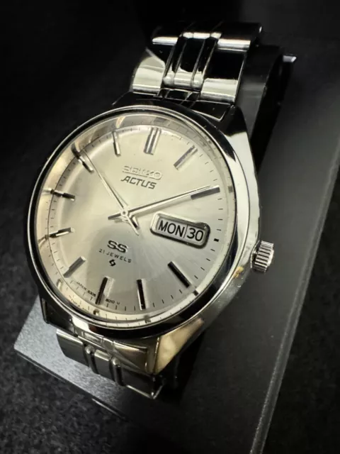 Vintage Seiko Actus SS sunburst Dial with Day and Date quick set