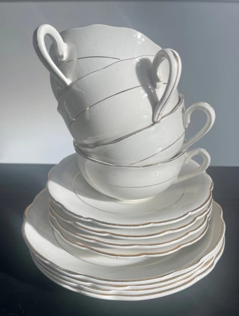 Sarreguemines 4 Tasses  4 Soucoupes  4 Assiettes Dessert Opaque Ivoire Filet Or