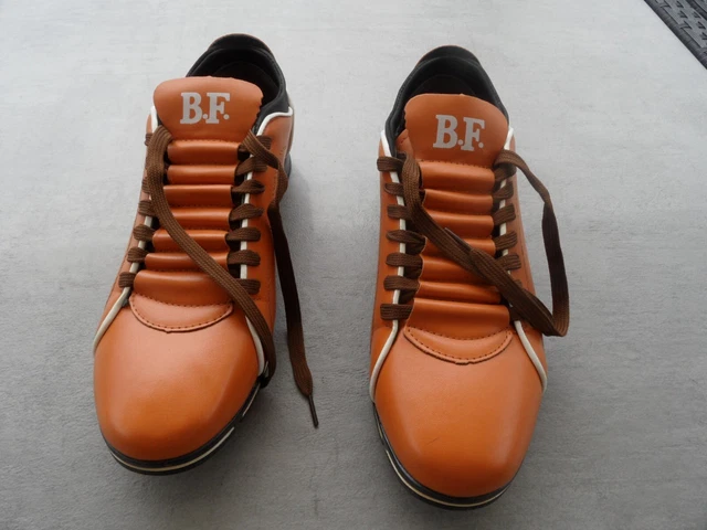Chaussures neuves en cuir entièrement doublées de la marque By Far  taille 42  2