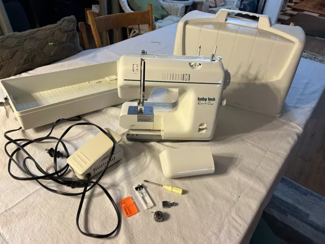 BABY LOCK Pro Quilt Professional Sewing Machine (BL2600) w/Case NO POWER  SUPPLY 