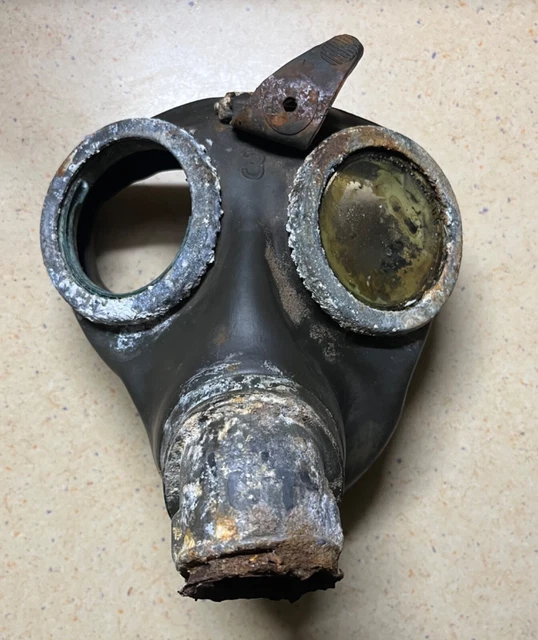 WW2 WWII GERMAN Wehrmacht rubber gas mask. Relic £66.31 PicClick UK