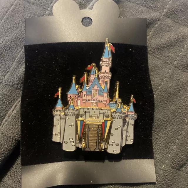 Disney Pin 25759 WDW - JUMBO Sleeping Beauty Castle - Castle Series 3D - Cast