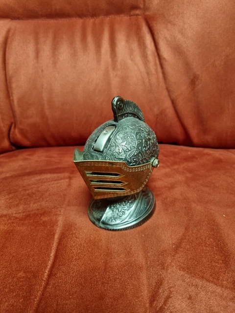 Briquet de table - Casque Chevalier
