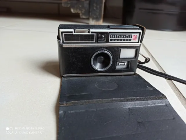 Camera instamatic 100 Kodak avec son sac