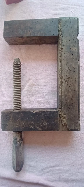 2 grands serre joints en bois massif - Décoration