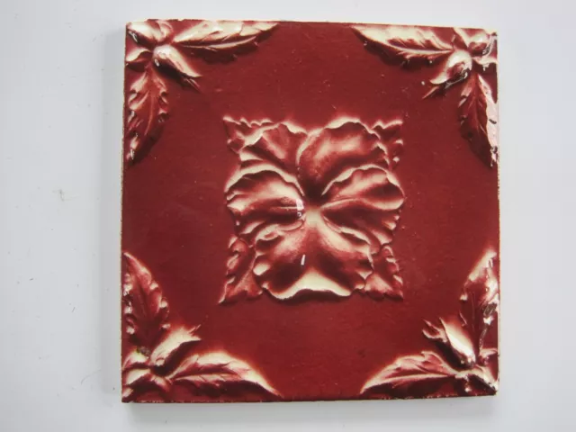 ANTIQUE ART NOUVEAU TILE - BURGUNDY & WHITE  - H. RICHARDS - c1902 - 15 #26C