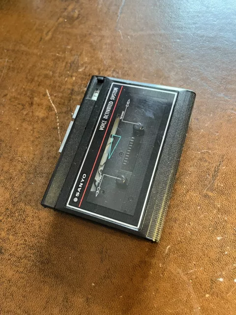 sanyo walkman cassette player