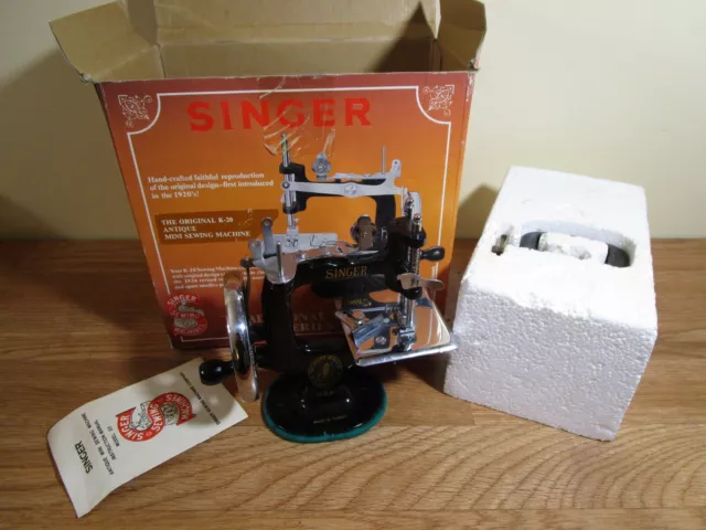Vintage Singer Traditional Values Series Mini Sewing Machine Model K-20