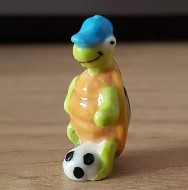 Fève - Tortue footballeur   ....    (Ref. 6673)