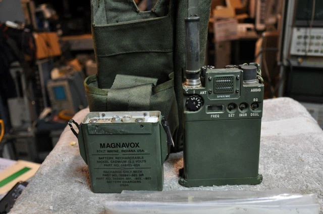 Magnavox AN/PRC-128 Handheld VHF Radio 130 - 173.9875 Mhz